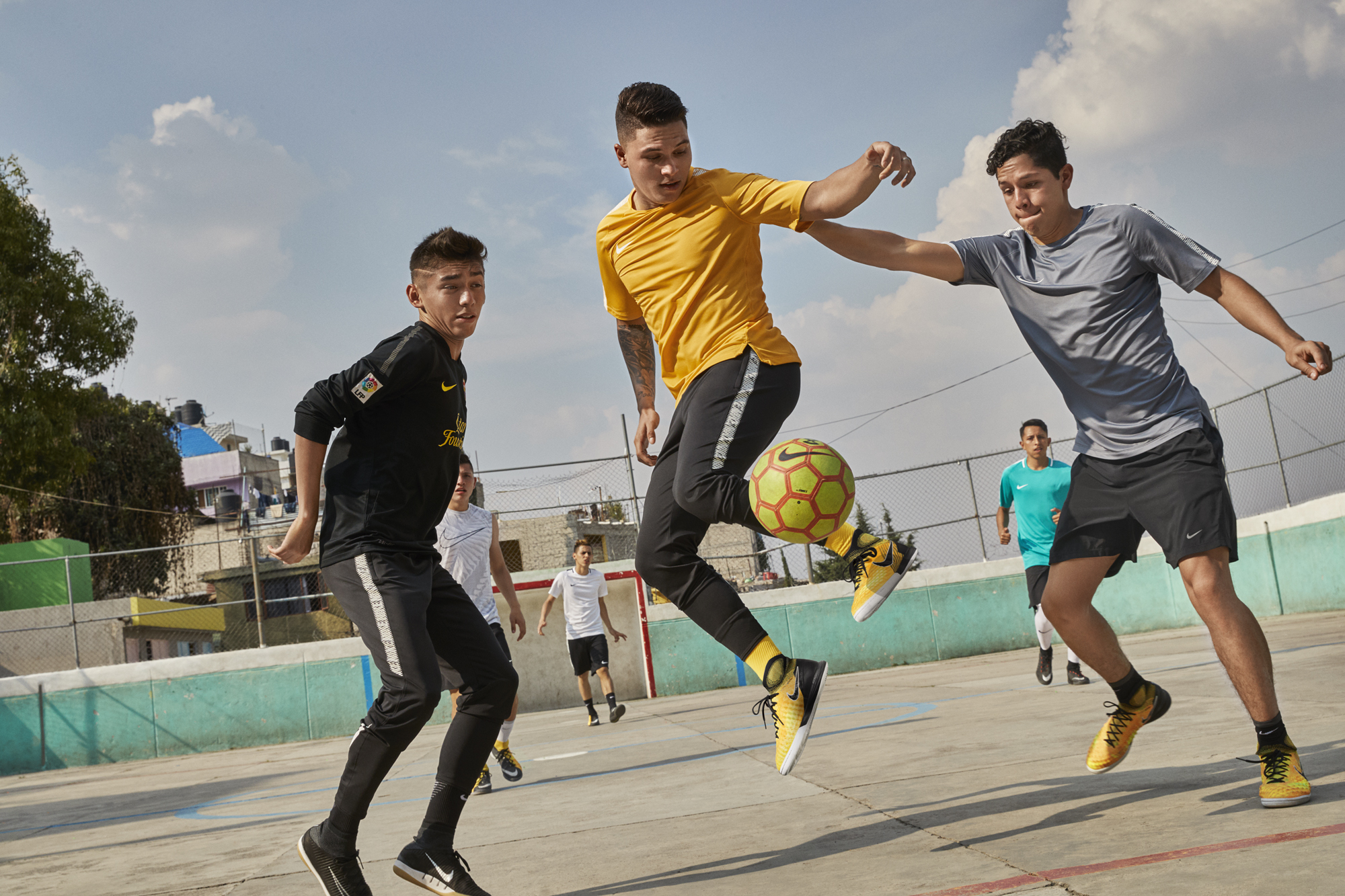 Saca la magia en las retas con los nuevos Nike Solar Flare!