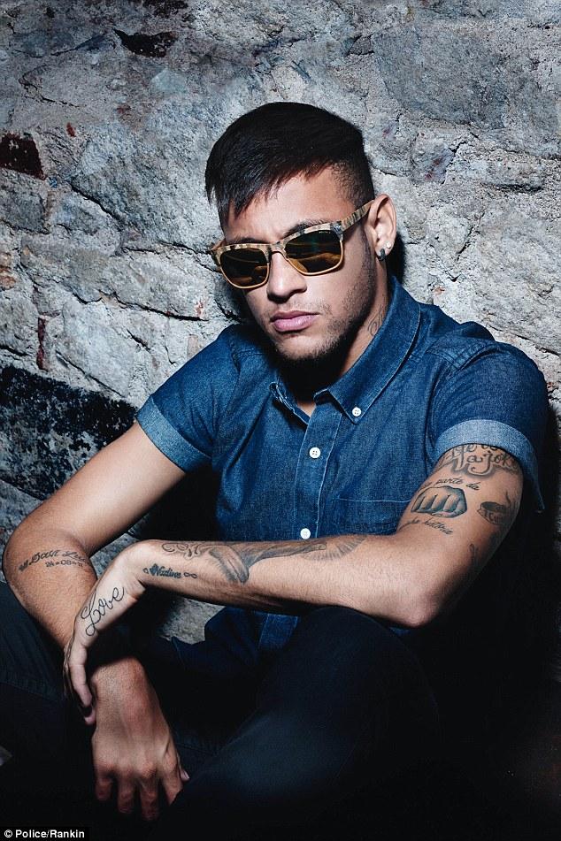 Neymar hace carrera en el modelaje