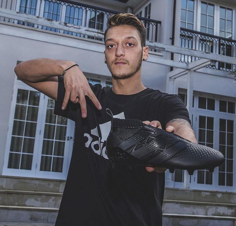 Adidas revela los primeros botines sin agujeta