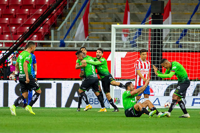 Bravos le pegó 2-1 a Chivas de visita en la J4