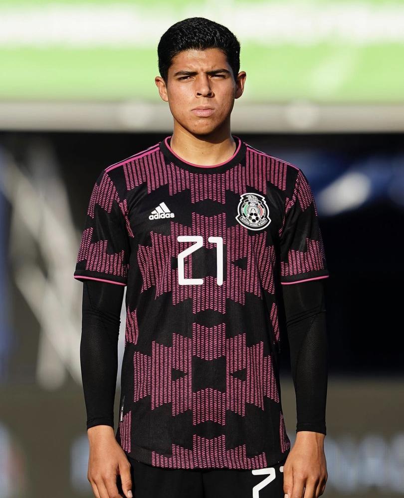 Víctor Guzmán vs Ghana Víctor Guzmán vs Ghana
